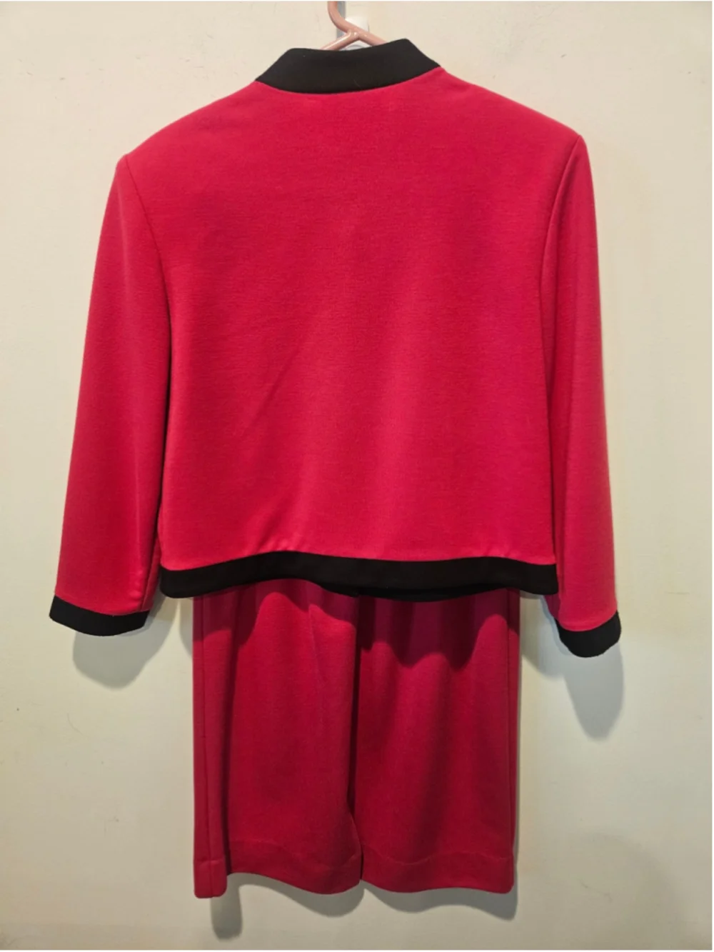 Women's Caron Petite Vintage Skirt Suit Set Size 10 Hot Pink & Black